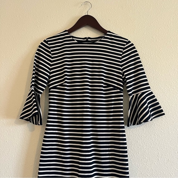 NWT Banana Republic Ruffle Sleeve Dress Size 4 Navy and White Stripped - Picture 2 of 11